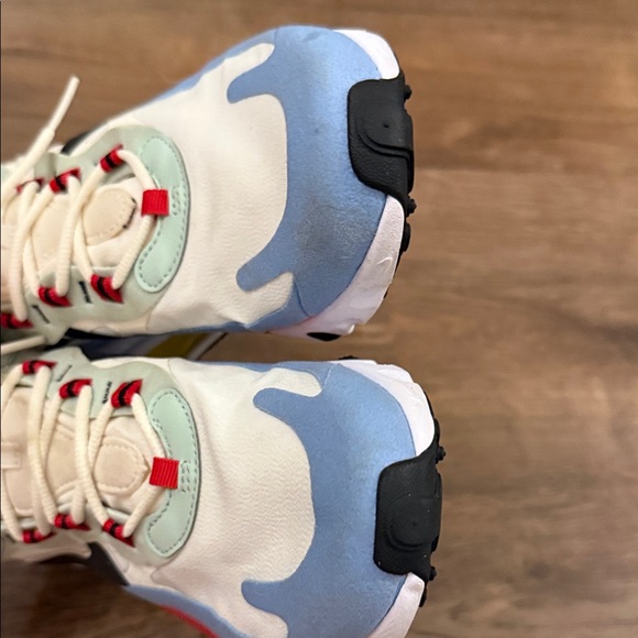 Hard to find! Nike Air Max 270 React - Woman’s Sneakers 8.5 - Picture 5 of 8
